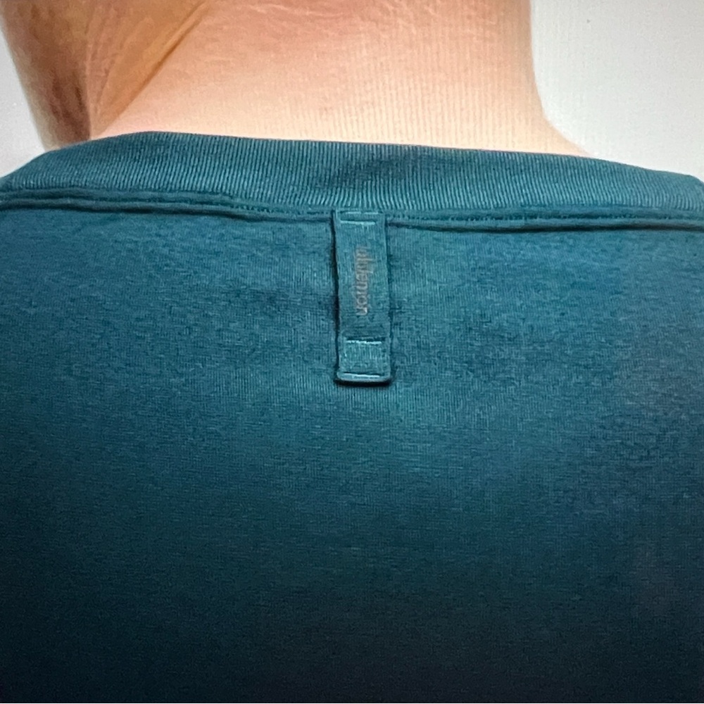 Lululemon 🍋 Men’s Easyset Training Short sleeve shirt size M/L (per size guide) - Picture 8 of 8